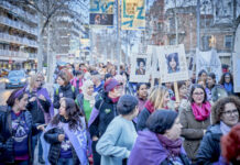 La ciudadanía pratense tiñe de color lila a la ciudad para conmemorar el Día Internacional de las Mujeres