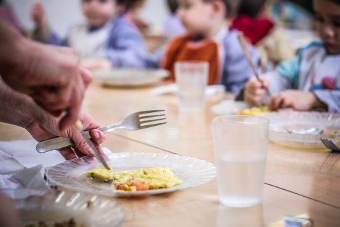 Las ayudas de comedor escolar para el curso 2026-2027 se podrán tramitar del 25 de mayo al 5 de junio