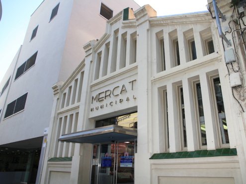 El Ayuntamiento de El Prat licita 9 paradas del Mercado Municipal
